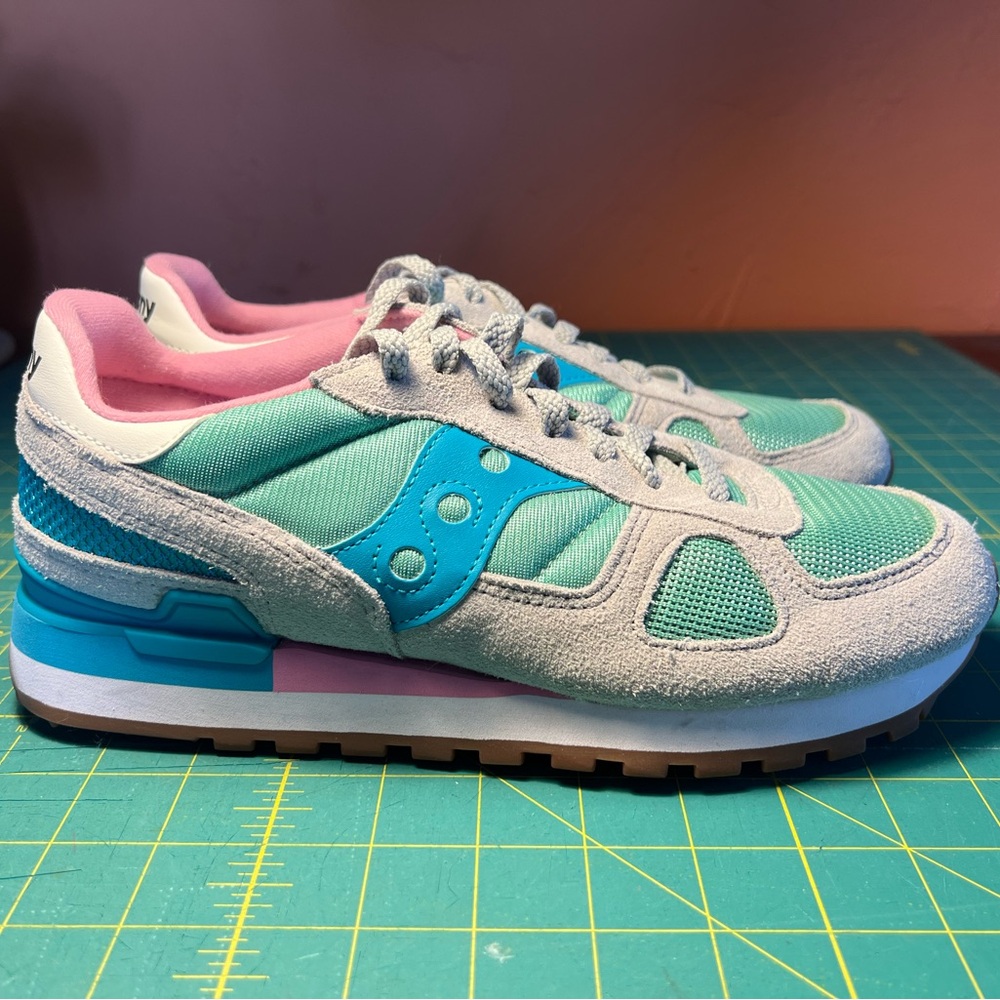 Saucony Shadow Aqua and Pink Athletic Shoes Size 10 EUC